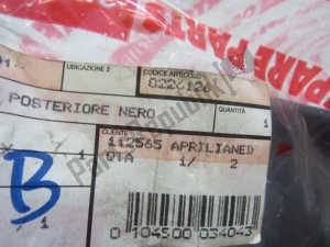 aprilia AP8226126 parafango posteriore. nero - Lato destro