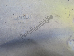 aprilia AP8231136 boczna owiewka, ?ó?to czarna, prawa - obraz 11 z 22