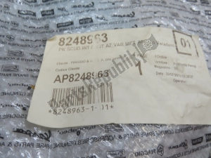 aprilia AP8248963 pare-jambes, bleu clair - La partie au fond