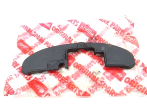 aprilia ap8231707 lh hanger hoes - Onderkant