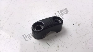 aprilia AP8123604 u-bolt - Côté droit