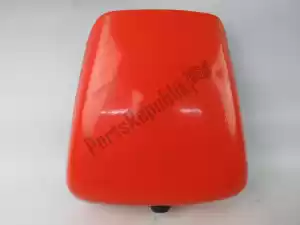 aprilia ap8230526 seat cover - Bottom side