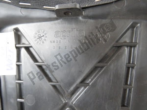 aprilia AP8229244 seat - Lower part