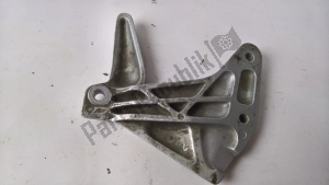 aprilia AP8135877 voetsteun bracket lh - Rechterkant