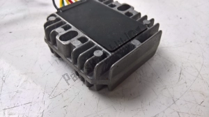 aprilia AP8112941 voltage regulator - Left side