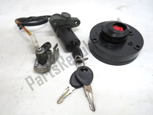 aprilia AP8104528 fuel cap ignition lock buddy seat lock keys - Bottom side