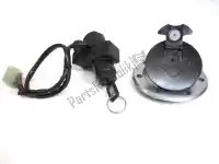 510490018, Kawasaki, Fuel cap plus ignition lock plus key Kawasaki ZX-6R ZX-7RR ZX-7R ZR ZXR ZZR GPZ KLE ZR-7 ZX-9R KR-1S 600 750 550 400 1100 500 900 250 G Ninja N P B Zephyr R L D E S A J F H C Stinger EX500 K ZX750 M ZX400 ZX600, Used