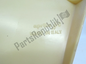 aprilia AP8130148 side panel - Bottom side