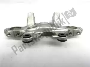 suzuki 5131107A00 morsetto triplo superiore - Parte inferiore