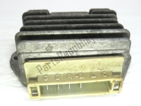 AP8112557, Aprilia, Voltage regulator, Used