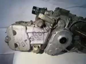 suzuki 1131010830 bloc moteur complet - Côté droit