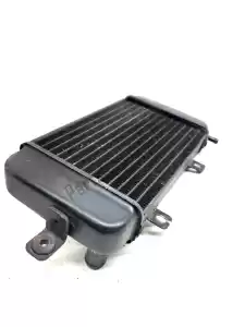 bmw 17117666804 radiateur - Rechterkant