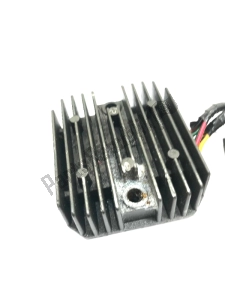 Bmw 61317651123 voltage regulator - Upper side