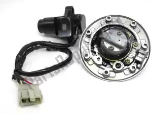 kawasaki 510490018 fuel cap plus ignition lock plus key - Middle