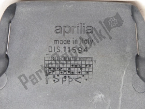 aprilia AP8238468 center console - Lower part