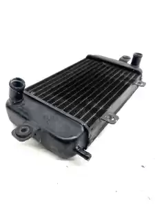 bmw 17117666804 radiateur - Onderkant