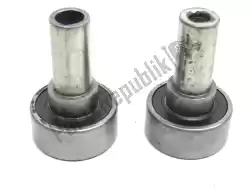 Here you can order the mounting hardware plus bearings from BMW, with part number 31422335814:
