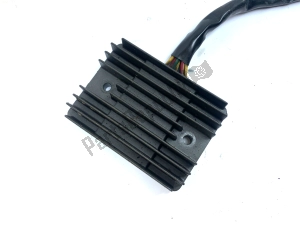 ducati 54040111c voltage regulator - Middle