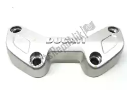 Tutaj możesz zamówić zaciski kierownicy, srebrne od Ducati , z numerem części 36011781AA: