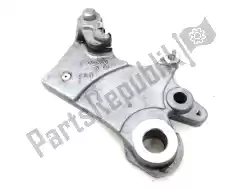 Here you can order the caliper anchor plate, rear brake from Yamaha, with part number 2DR259215000: