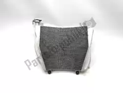 Ici, vous pouvez commander le radiateur auprès de Ducati (Alexon) , avec le numéro de pièce 54811355A: