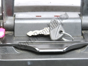 BMW 46547660300 kufry boczne w tym oryginalne klucze - Górna część