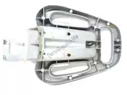 Here you can order the luggage rack from Piaggio, with part number 573633: