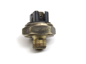 aprilia AP8112677 interruptor de temperatura - Lado esquerdo