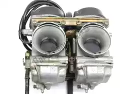 Ici, vous pouvez commander le kit carburateur complet auprès de Aprilia (Mikuni) , avec le numéro de pièce AP8106250: