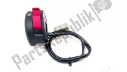 Aquí puede pedir interruptor de manillar de Ducati , con el número de pieza 65010273B: