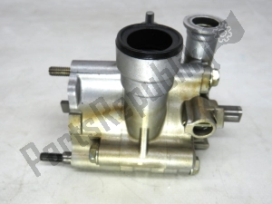 Honda 15100MCW000 oil pump - Lower part