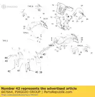 647664, Piaggio Group, Beugel met i.p. voor rechter spatbord piaggio mp 250 2006, Nieuw