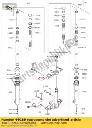 Ici, vous pouvez commander le support-fourche supérieur klx110caf auprès de Kawasaki , avec le numéro de pièce 440390093: