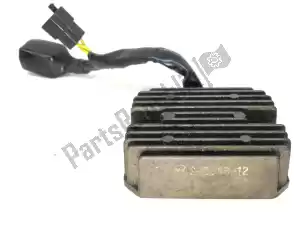 honda 31700124008 regulador de voltagem - Lado direito