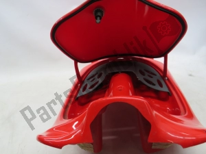 aprilia AP8231191 legshield, red - image 19 of 30