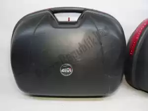 Givi GI0122 side cases - image 27 of 40