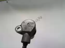 Aqui você pode pedir o sensor rpm em Piaggio (Bosch) , com o número da peça 832029: