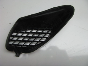 aprilia AP8139634 voorkant grille - Bovenkant