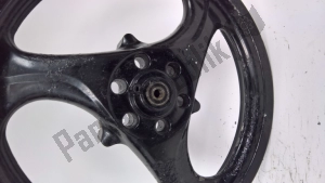 aprilia AP8208335 front wheel. black - Upper side