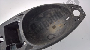 aprilia AP8248568 helmet compartment - Upper part