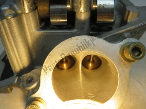 aprilia AP0613407 cylinder head, front - image 28 of 37