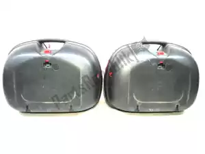 Givi GI0122 side cases - image 26 of 40