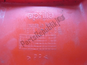 aprilia AP8231191 scudo, rosso - immagine 25 di 30
