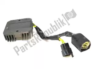 honda 31700124008 voltage regulator - Lower part