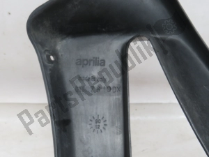 aprilia AP8230763 owiewka boczna szara prawa - Górna część