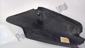 aprilia AP8230894 side panel (l) - Right side