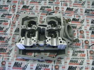 aprilia AP0613406 front cylinder head cpl.grey - Onderkant