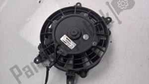 aprilia AP8124067 ventilator - Rechterkant