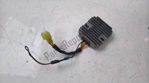 aprilia AP8112941 voltage regulator - Middle