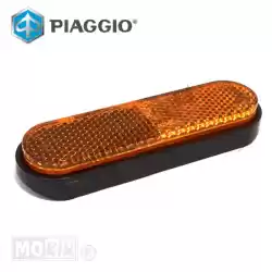 Here you can order the lateral reflector from Piaggio Group, with part number 664045: